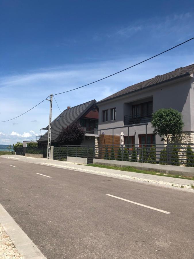Hullam Apartman バラトンレッレ エクステリア 写真